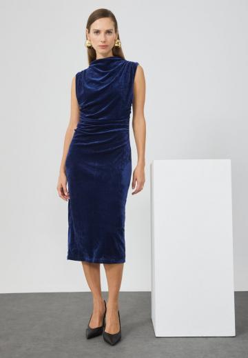 Платье футляр