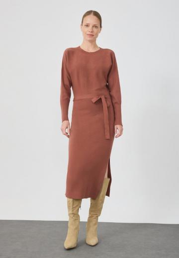 Платье футляр