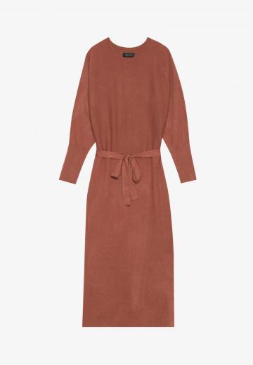 Платье футляр