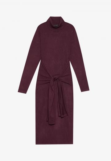 Платье футляр