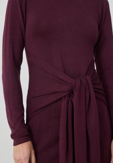 Платье футляр