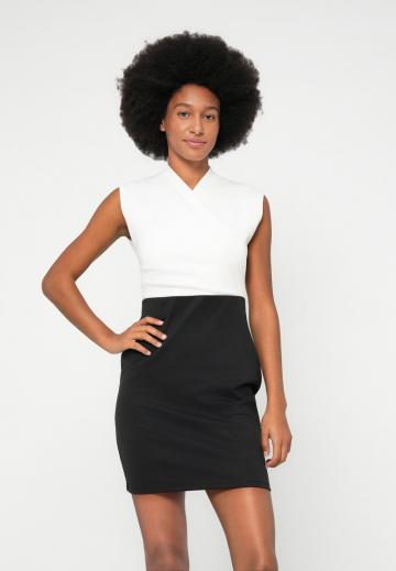 Короткое платье