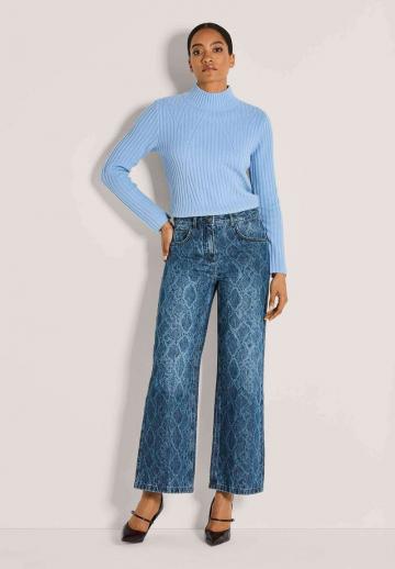 Прямые джинсы