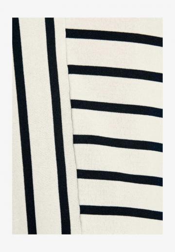 Пуловер с рукавом три четверти