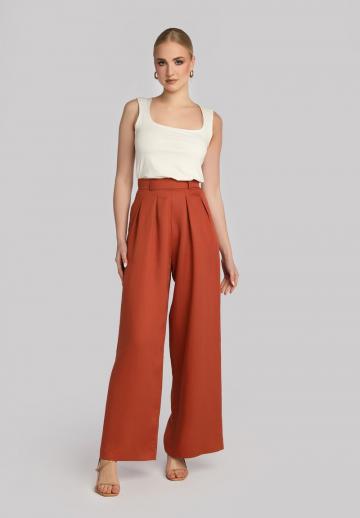 Блузка без рукавов