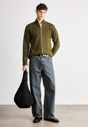 Вязаная кофта