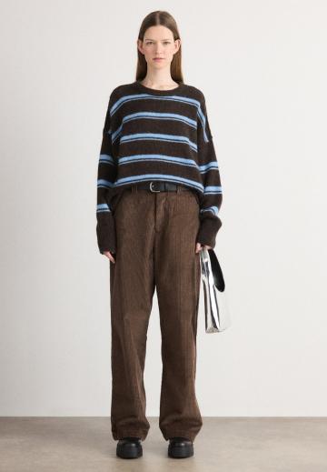 Пуловер в полоску