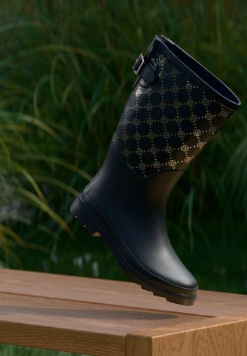 Резиновые сапоги