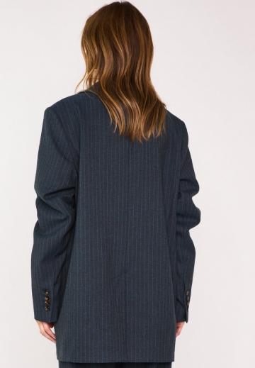 Короткое пальто