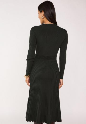 Вязаное платье