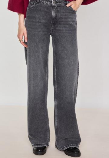 Свободные джинсы