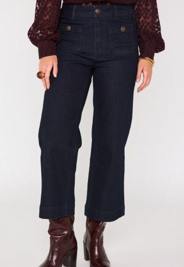 Короткие джинсы