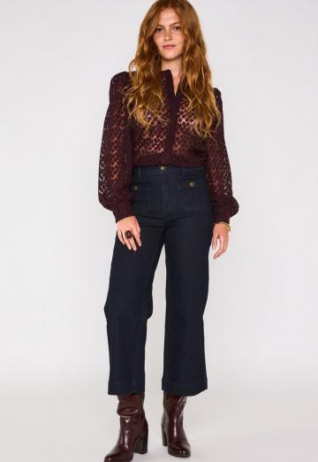 Короткие джинсы