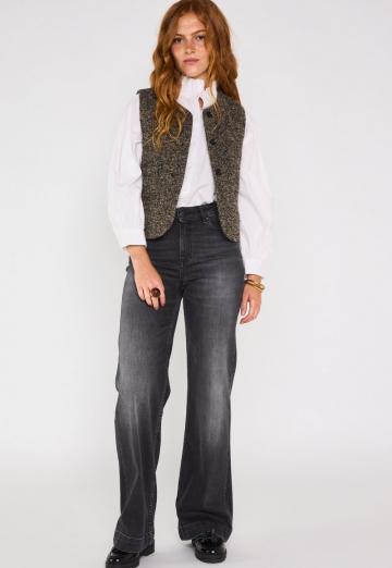 Клешеные джинсы