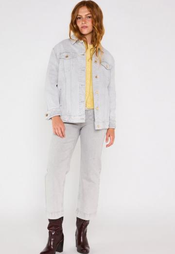 Короткие джинсы