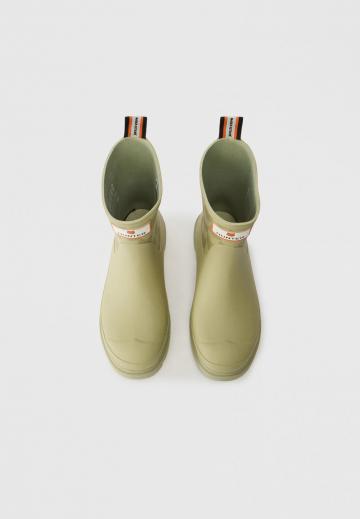 Резиновые сапоги