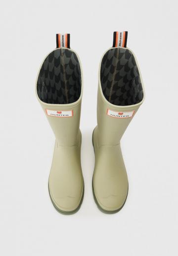 Резиновые сапоги