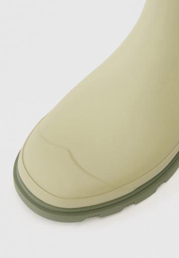 Резиновые сапоги