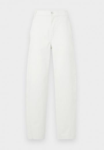 Джинсы бойфренда