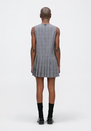 Короткое платье