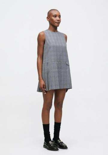 Короткое платье