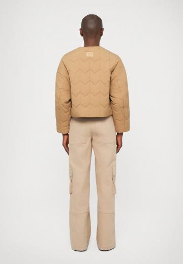 Короткая куртка