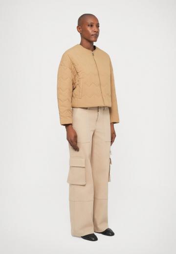 Короткая куртка