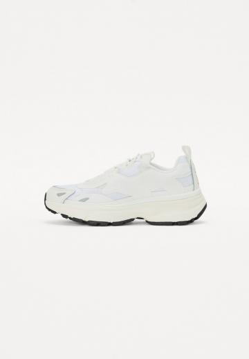 Гандбольные кроссовки