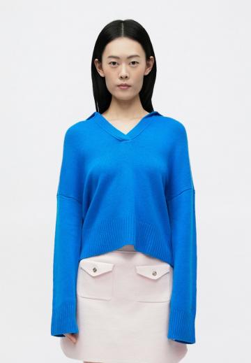Пуловер с вырезом V