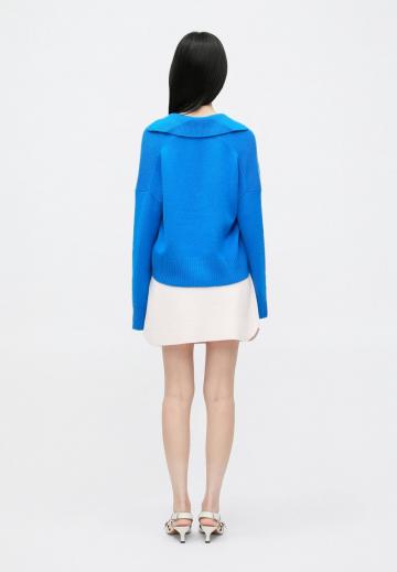 Пуловер с вырезом V