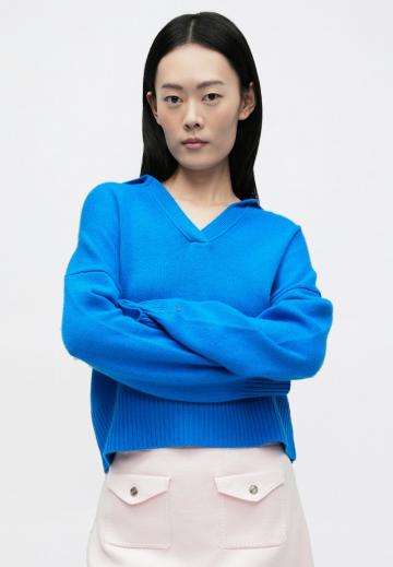 Пуловер с вырезом V