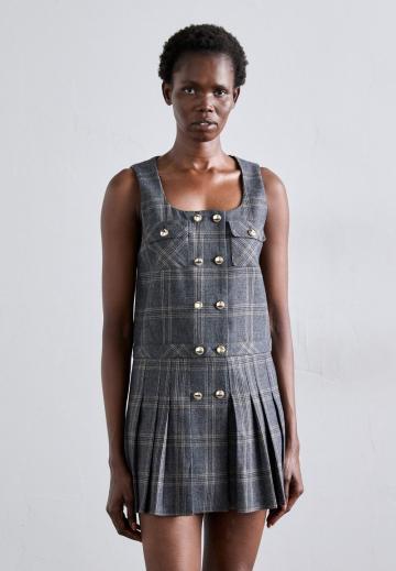 Короткое платье