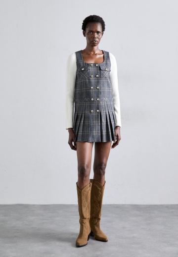 Короткое платье