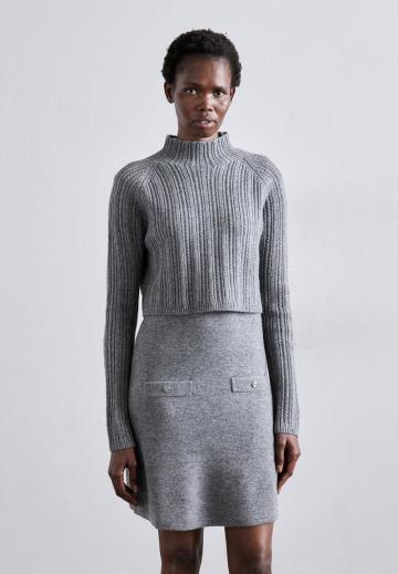 Вязаное платье