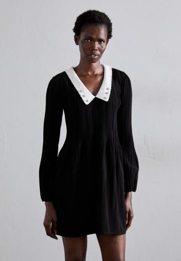 Короткое платье