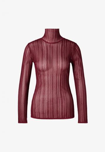 Пуловер в полоску