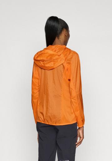 Спортивная куртка