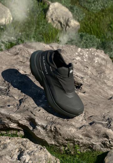 Походные кроссовки