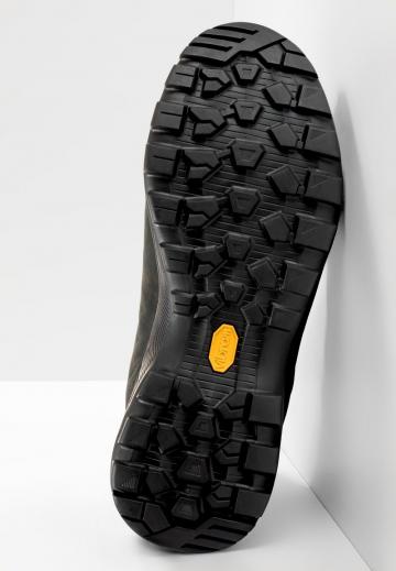 Походные ботинки