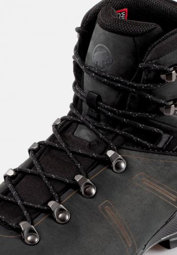 Походные ботинки