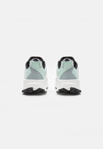 Походные ботинки