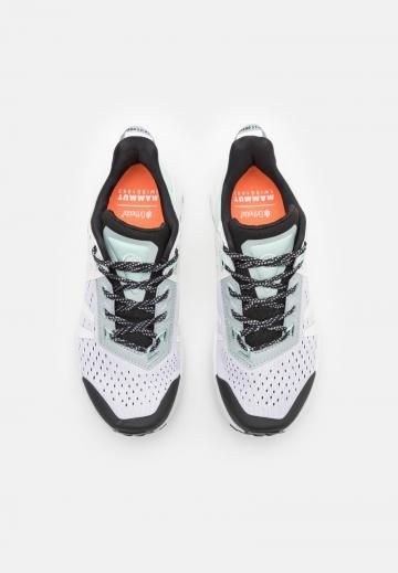 Походные ботинки