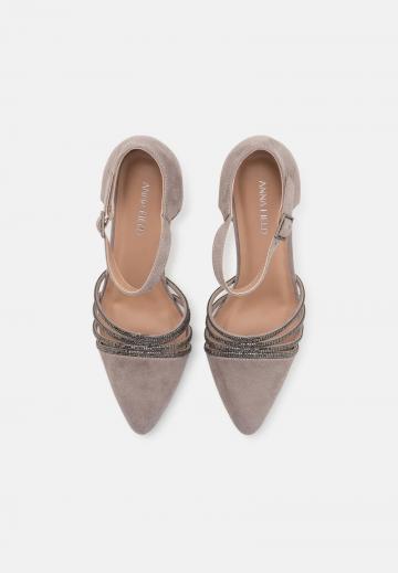 Туфли с ремешком