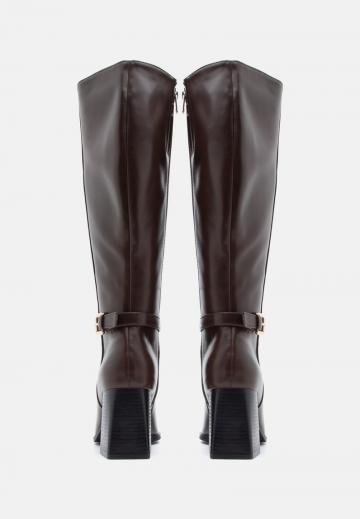 Высокие сапоги