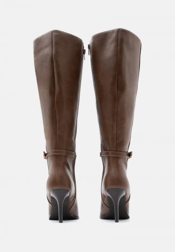 Высокие сапоги