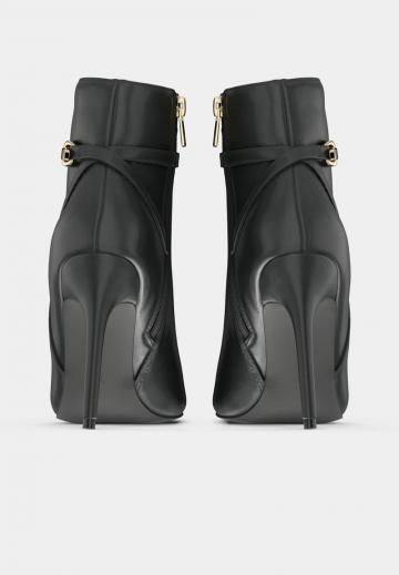 Полусапожки на высоком каблуке