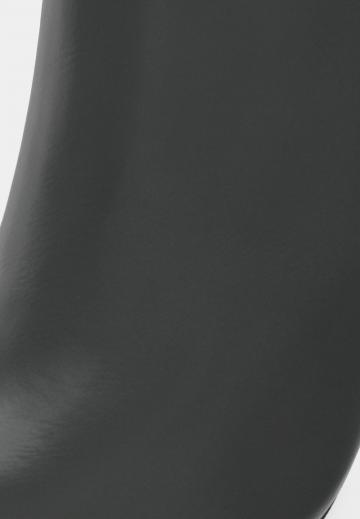 Полусапожки на высоком каблуке