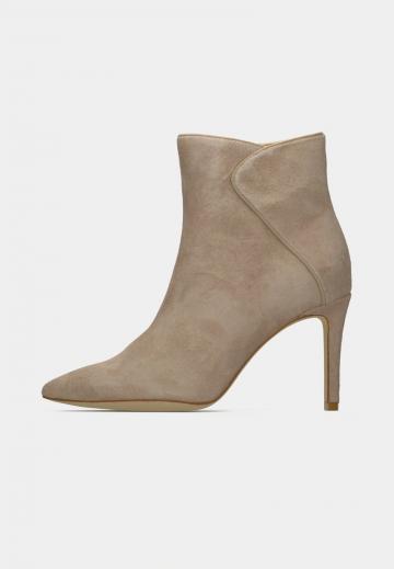 Полусапожки на высоком каблуке