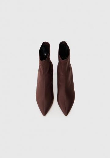 Высокие сапоги