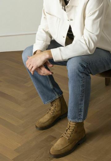 Ботинки на шнуровке